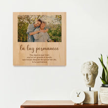 Cargar imagen en el visor de la galería, La Luz Permanece Print
